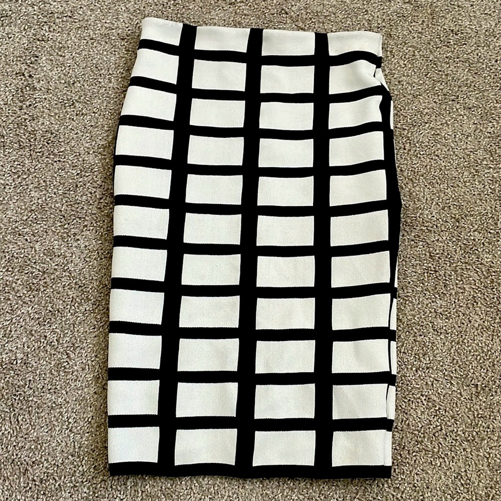 Patterned Pencil Skirt